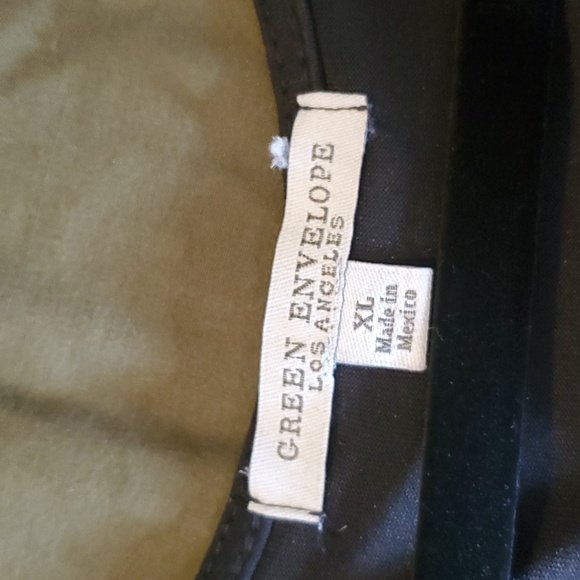 Black Green Envelope blouse with zipper detail. - Picture 3 of 3